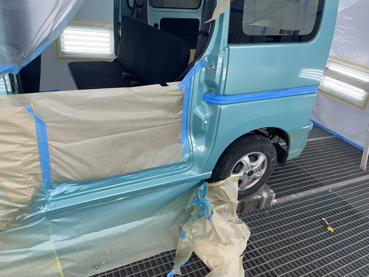 サイドシルを再塗装して仕上げた施工後