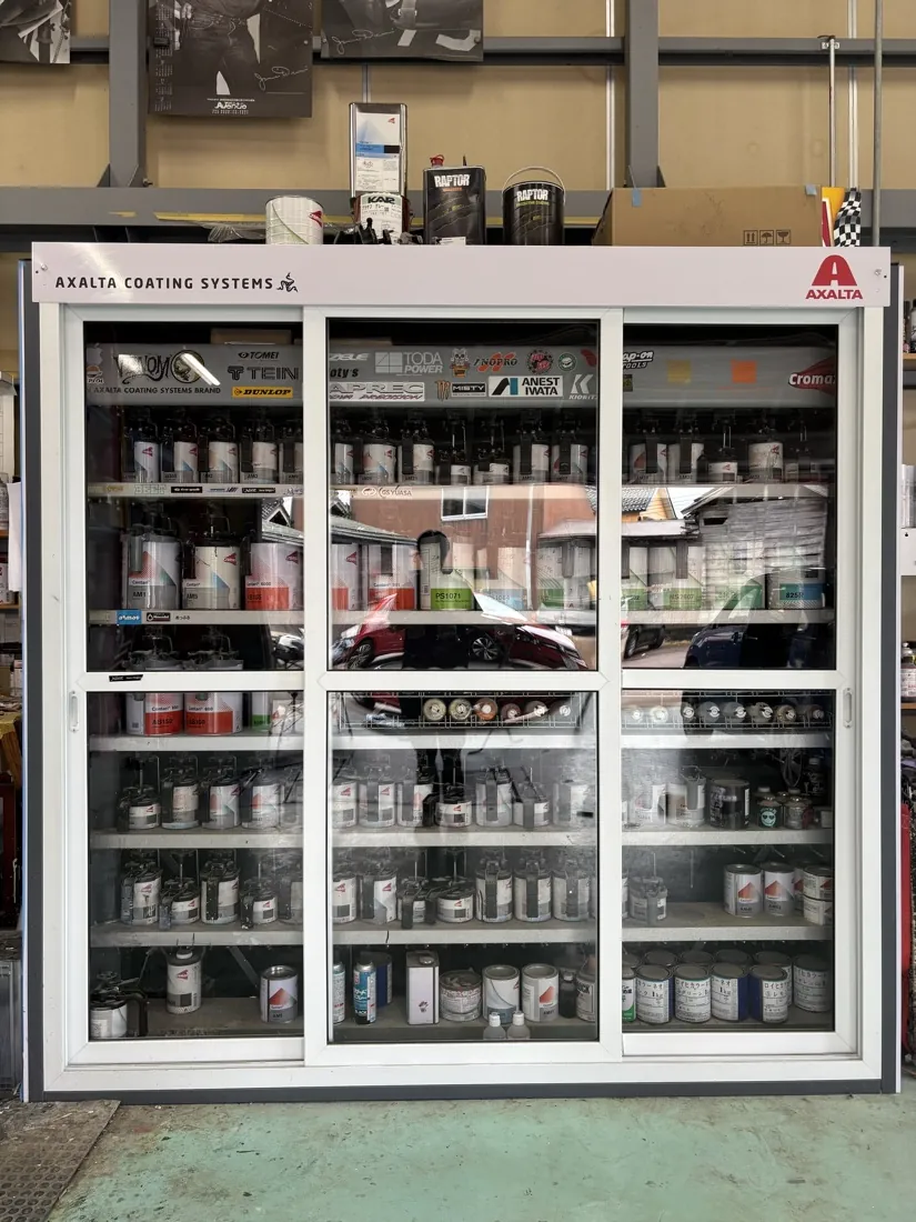 塗料保管庫・ミキシングマシン（AXALTA コーティングシステム）